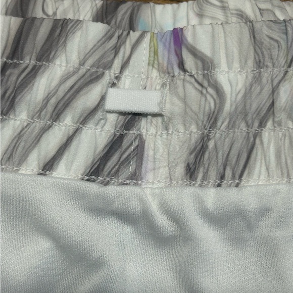 Athleta Mesh Racer Run Short in the "Iridescent Marble Glitch Rainbow" M - Picture 12 of 15